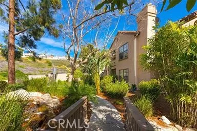 MLS: OC24205208 Condo For Sale