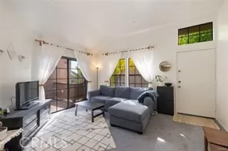 Photo #4: OC24205208 Listing