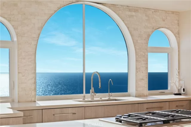 MLS: OC24205769 Condo For Sale