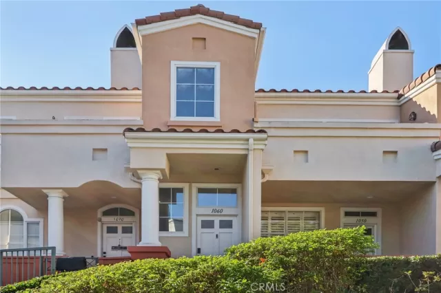 MLS: OC24206070 Condo For Sale