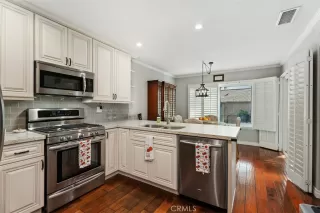 Photo #6: OC24206940 Listing 