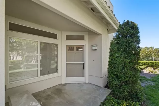 MLS: OC24207416 Condo For Sale