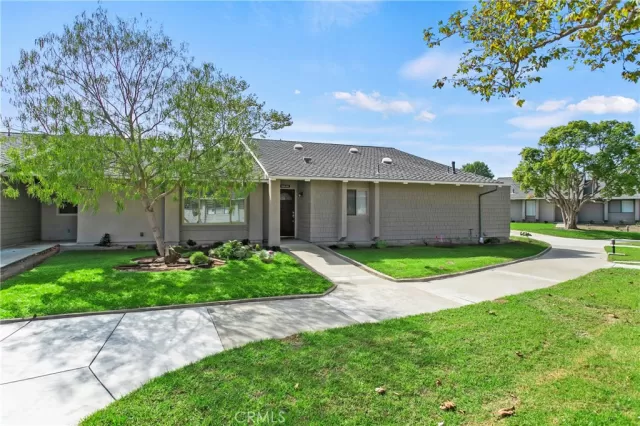 MLS: OC24207579 Condo For Sale