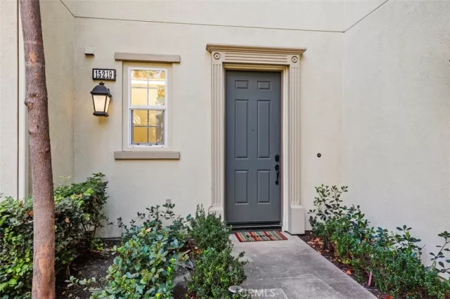 MLS: OC24208016 Condo For Sale