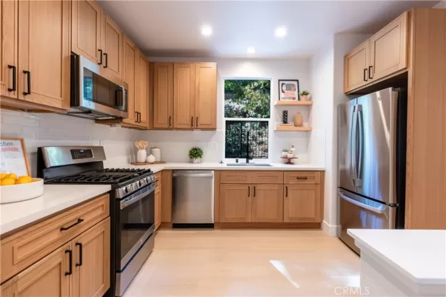 MLS: OC24208123 Condo For Sale