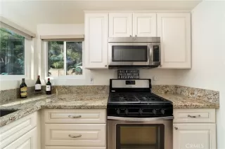 Photo #4: OC24208529 Listing 