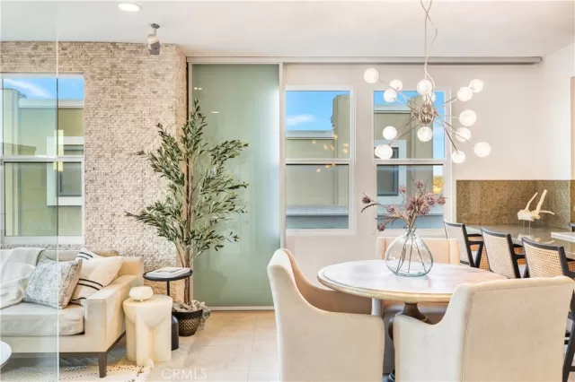 MLS: OC24208544 Condo For Sale