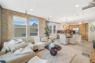 Photo #4: OC24208544 Listing 