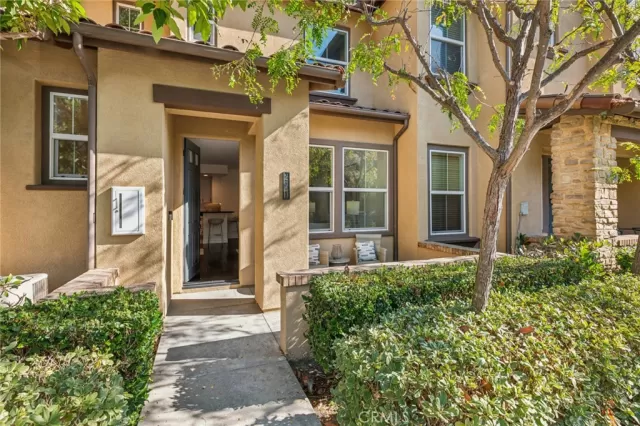 MLS: OC24208940 Condo For Sale