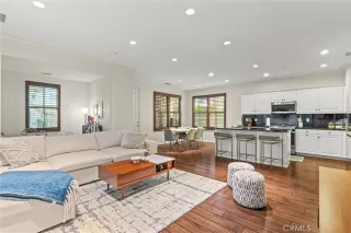 Photo #2: OC24209298 Listing 