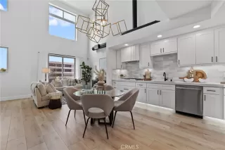 Photo #2: OC24209530 Listing