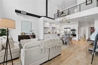 Photo #5: OC24209530 Listing