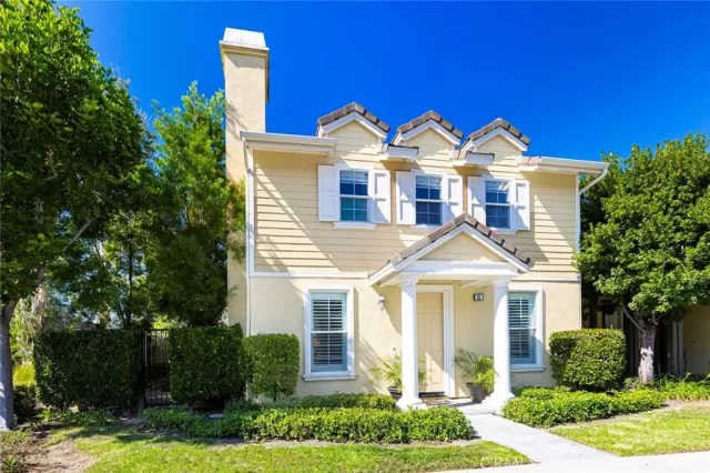 MLS: OC24209749 Condo For Sale