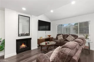 Photo #4: OC24209770 Listing 