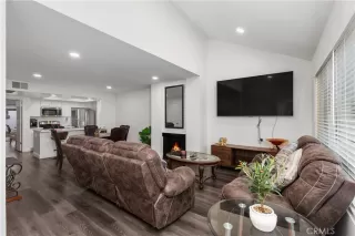 Photo #6: OC24209770 Listing 