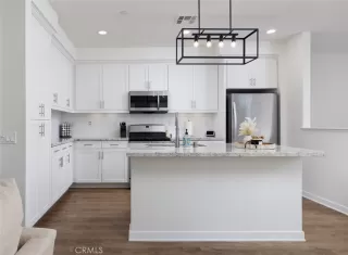 Photo #4: OC24210032 Listing