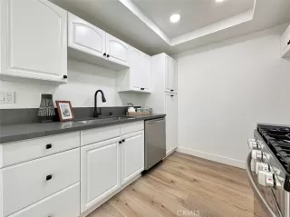 Photo #5: OC24210325 Listing