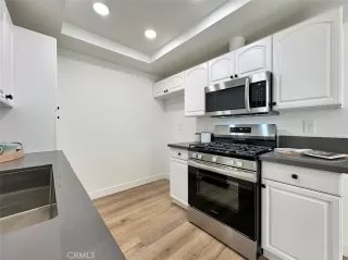 Photo #6: OC24210325 Listing