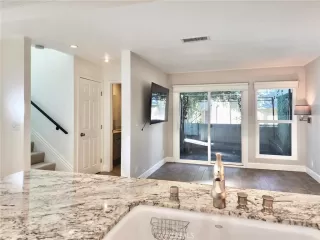 Photo #3: OC24210412 Listing 