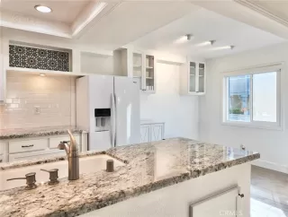 Photo #5: OC24210412 Listing 