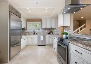 Photo #4: OC24210582 Listing 