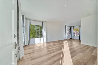 Photo #2: OC24211106 Listing