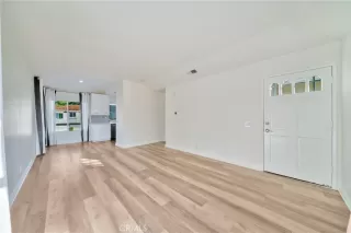 Photo #3: OC24211106 Listing