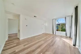 Photo #4: OC24211106 Listing