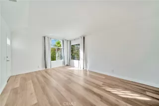 Photo #5: OC24211106 Listing