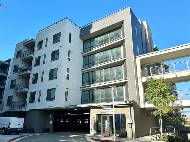 MLS: OC24211162 Condo For Sale