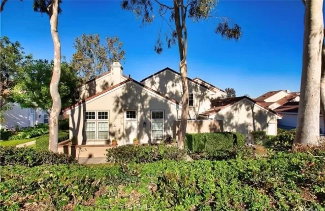 MLS: OC24211174 Condo For Sale