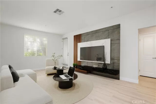 MLS: OC24211739 Condo For Sale