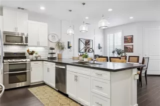 Photo #1: OC24212664 Listing 