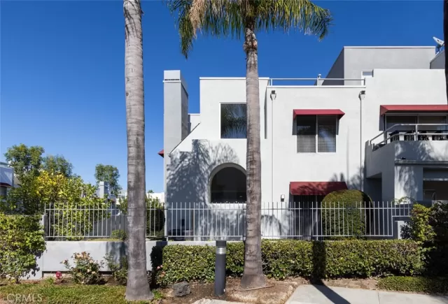 MLS: OC24212922 Condo For Sale