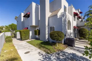 Photo #4: OC24212922 Listing 