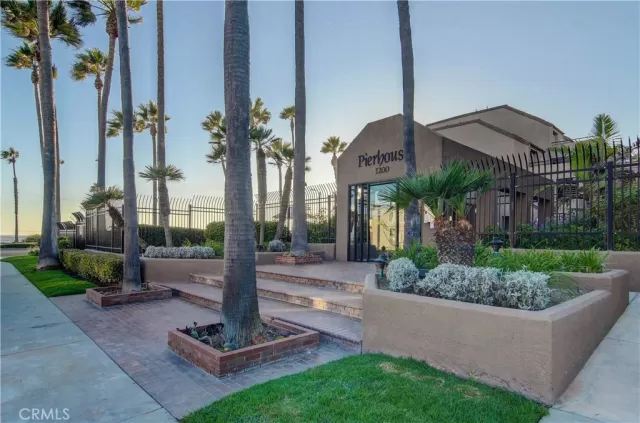 MLS: OC24212978 Condo For Sale