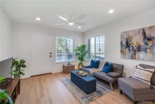 Photo #4: OC24213128 Listing 