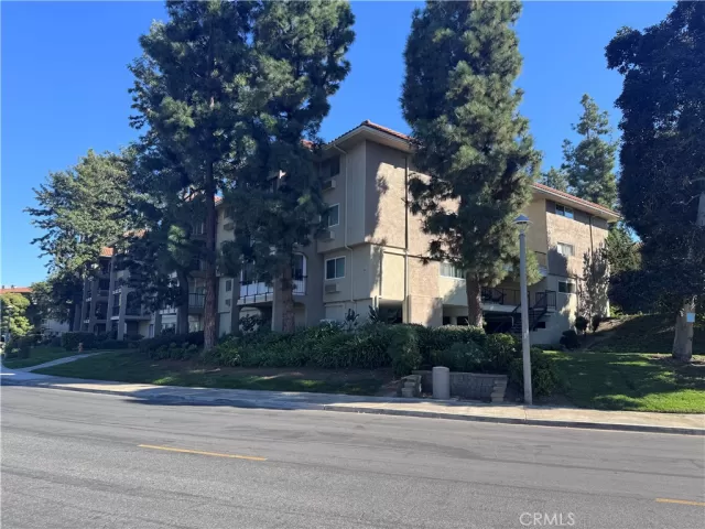 MLS: OC24213263 Condo For Sale