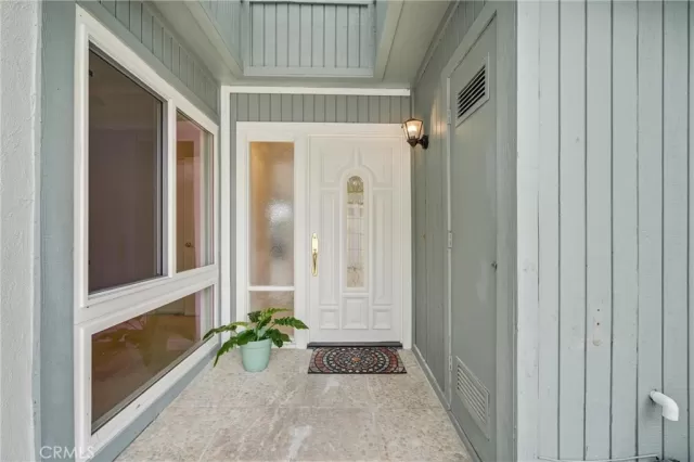 MLS: OC24213616 Condo For Sale