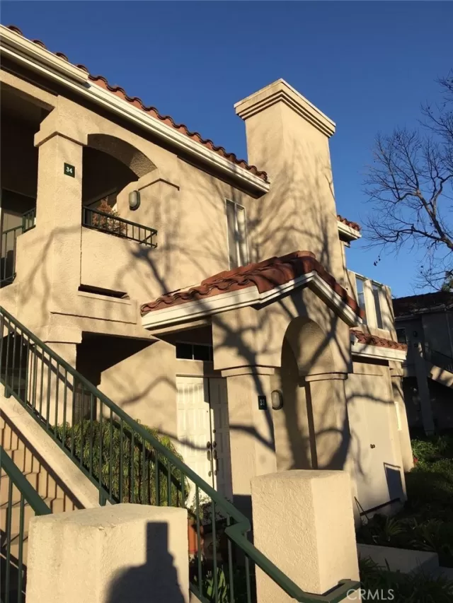 MLS: OC24213623 Condo For Sale