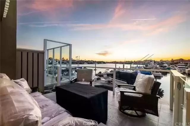 MLS: OC24213721 Condo For Sale