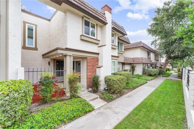 MLS: OC24213806 Condo For Sale