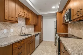 Photo #4: OC24214008 Listing 