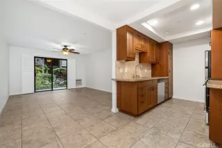 Photo #5: OC24214008 Listing 