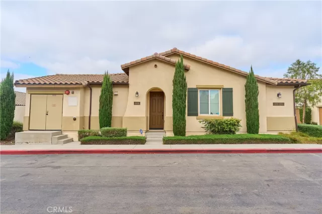 MLS: OC24214107 Condo For Sale