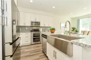 Photo #4: OC24214107 Listing