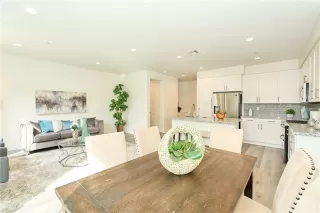 Photo #6: OC24214107 Listing