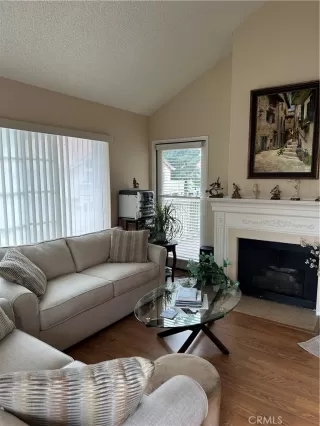 Photo #4: OC24214118 Listing 