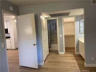 Photo #4: OC24214163 Listing