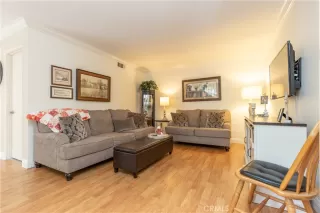 Photo #5: OC24214501 Listing